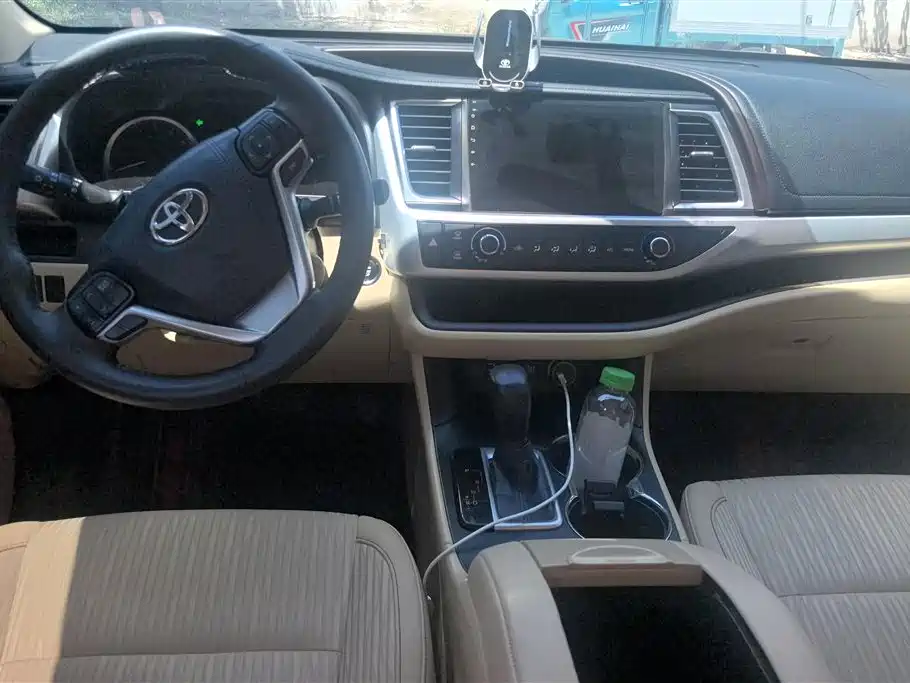 Toyota Highlander 2020 — фото 16