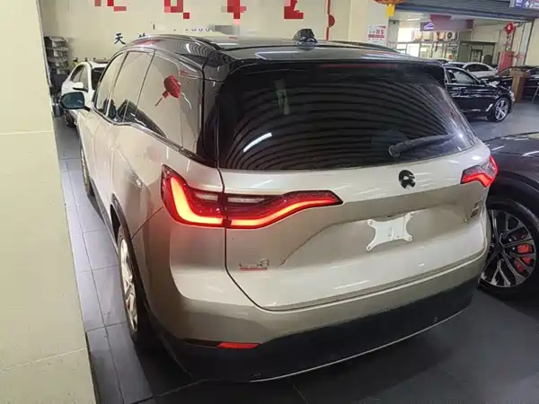 NIO ES8 2019