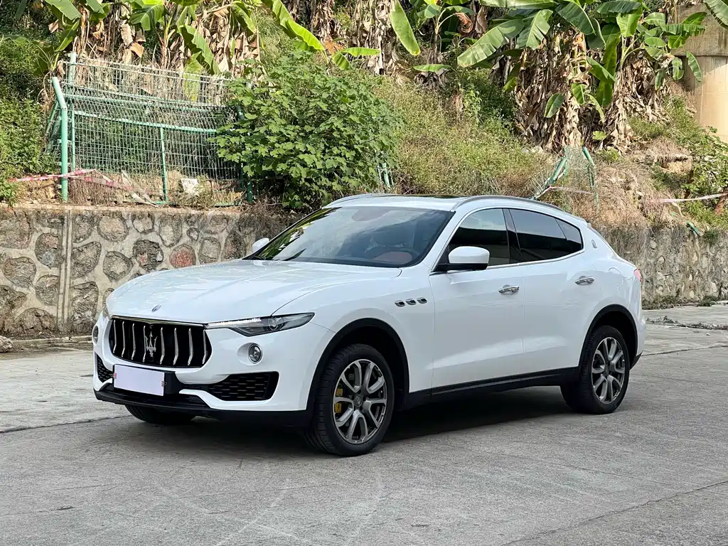 Maserati Levante 2017 — фото 1