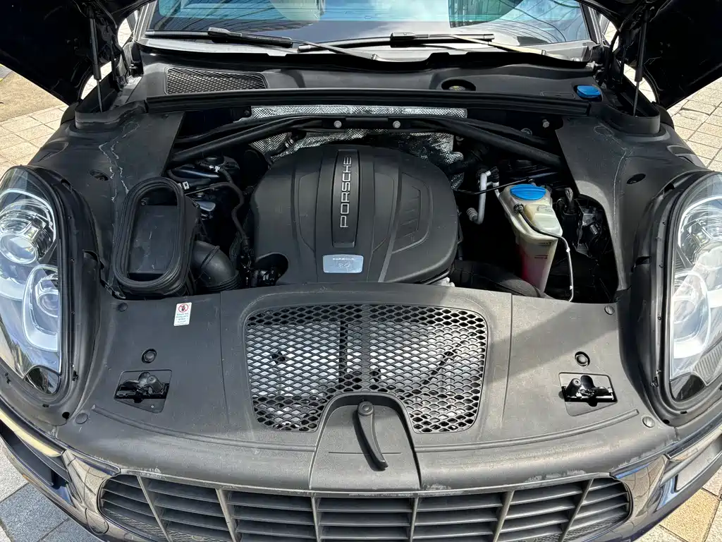 Porsche Macan 2015 — фото 17