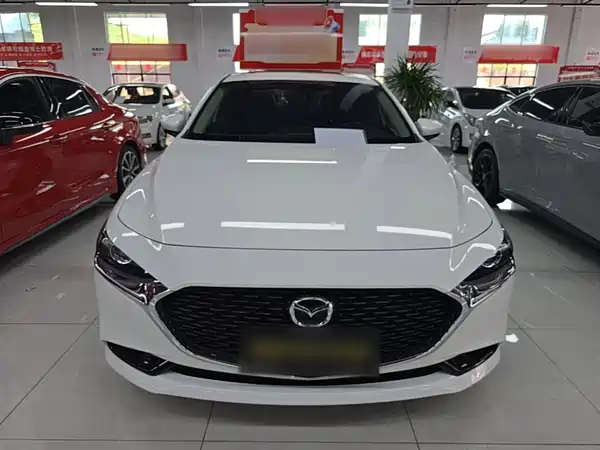 Mazda 3 Axela 2024