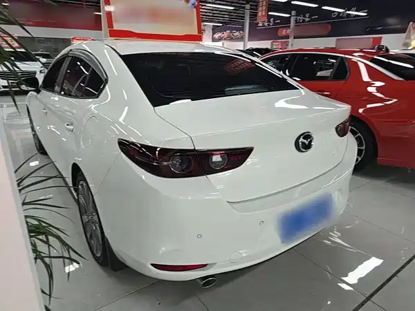 Mazda 3 Axela 2024