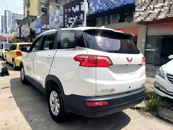 Wuling Hongguang S3 2018