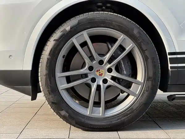 Porsche Cayenne 2024