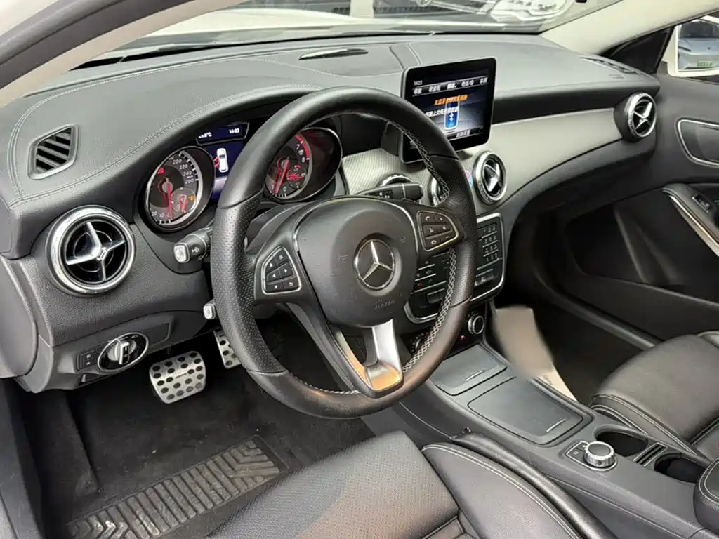 Mercedes-Benz GLA 2017 — фото 14