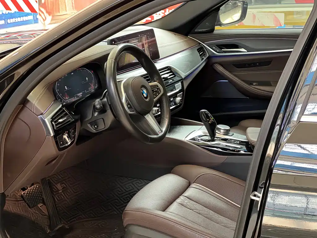 BMW 5 Series 2021