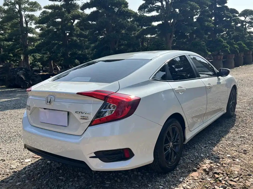 Honda Civic 2021 — фото 10
