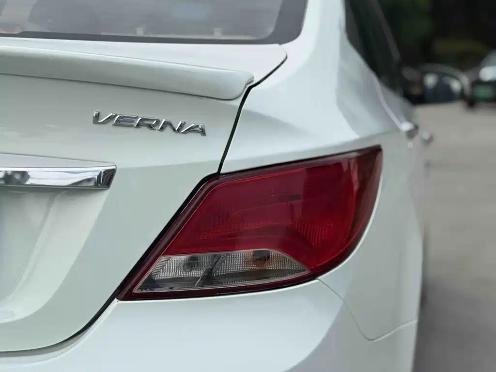 Hyundai Verna 2014 — фото 6