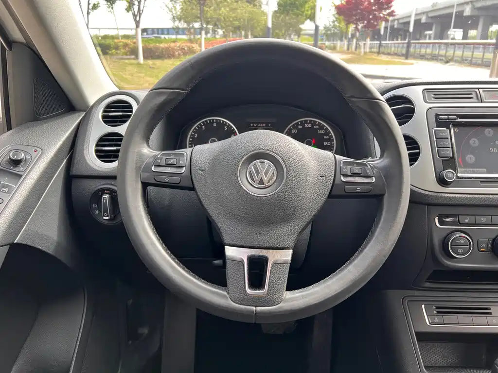 Volkswagen Tiguan 2016 — фото 14