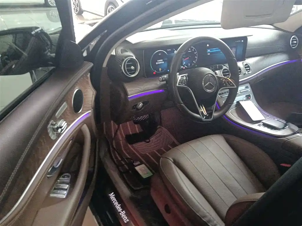 Mercedes-Benz E-Class 2023 — фото 12