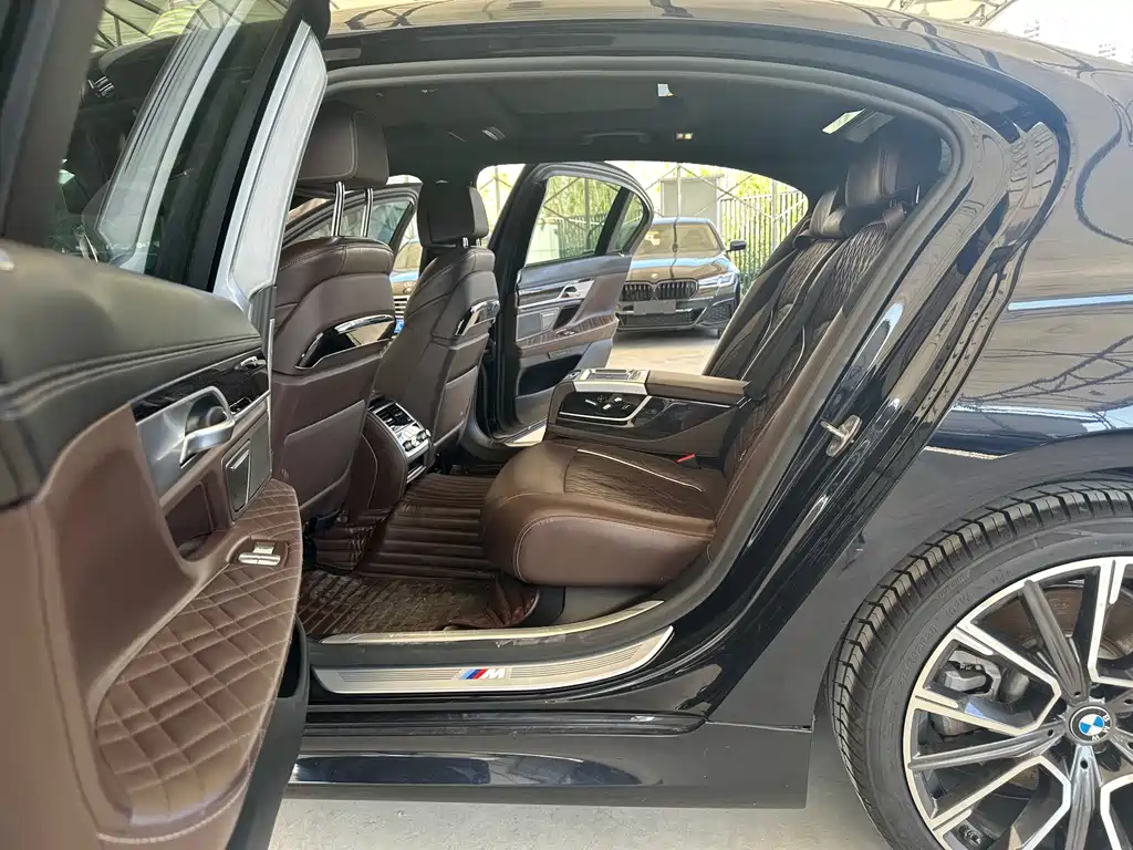 BMW 7 Series 2020 — фото 17