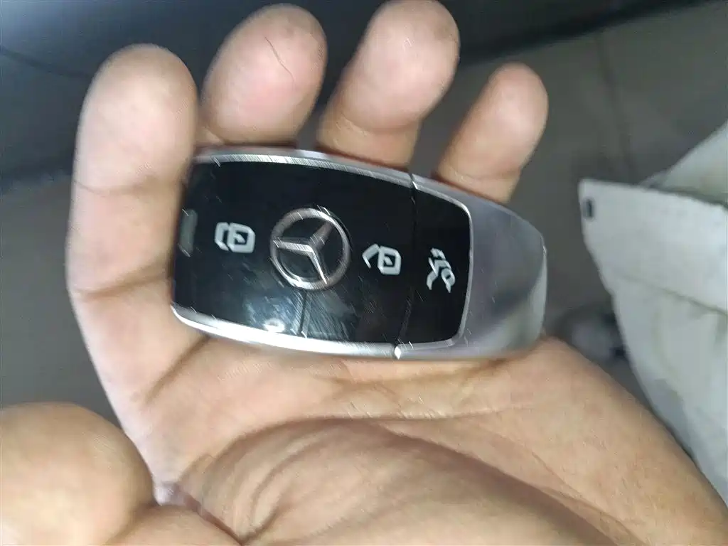 Mercedes-Benz E-Class 2023 — фото 17