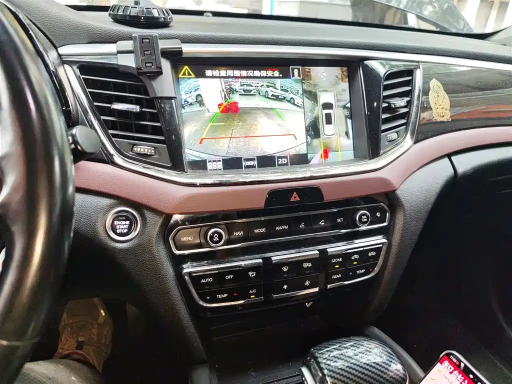GAC Motor Trumpchi GS8 2018 — фото 13