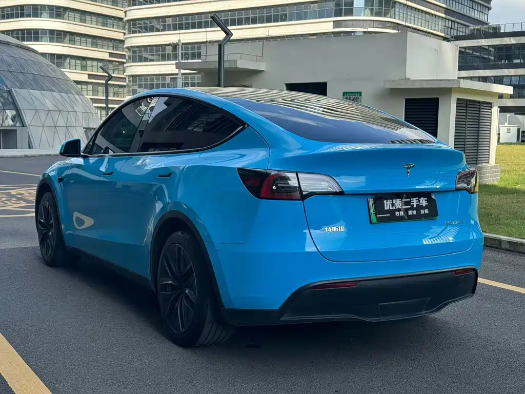 Tesla Model Y 2023 — фото 7