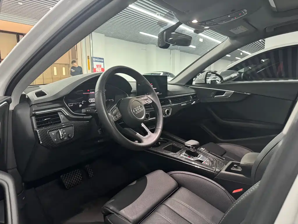 Audi A4L 2021