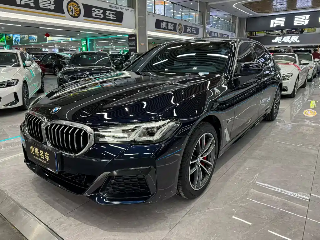 BMW 5 Series 2021 — фото 1