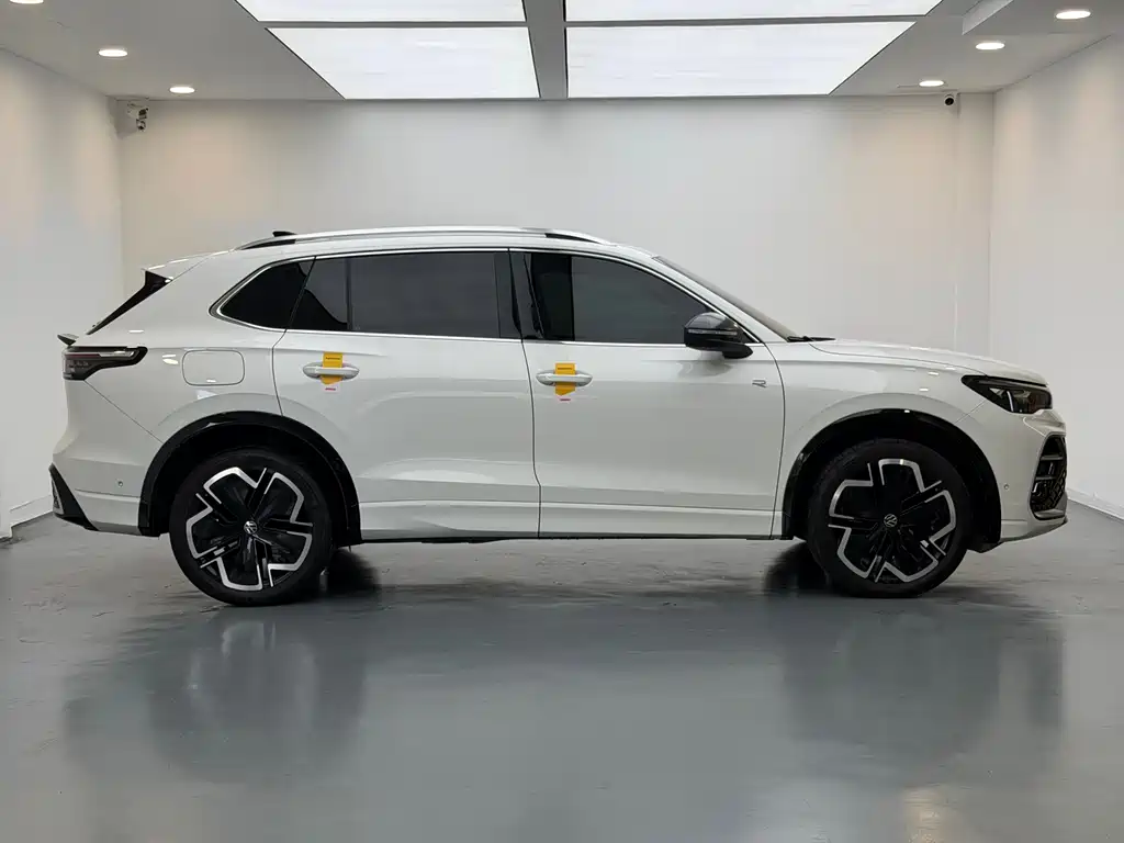 Volkswagen Tiguan L 2025 — фото 9
