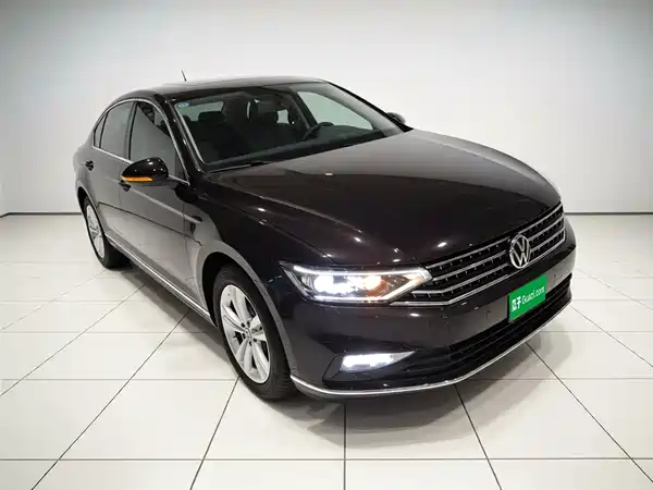 Volkswagen Magotan 2025