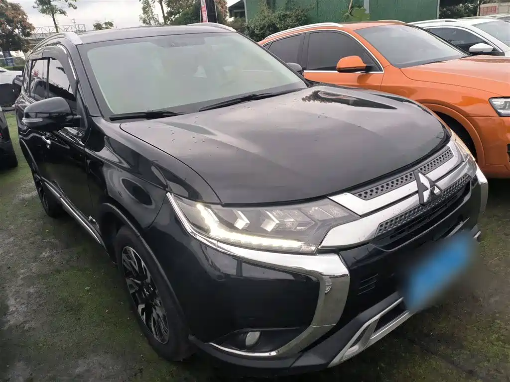 Mitsubishi Outlander 2020 — фото 23
