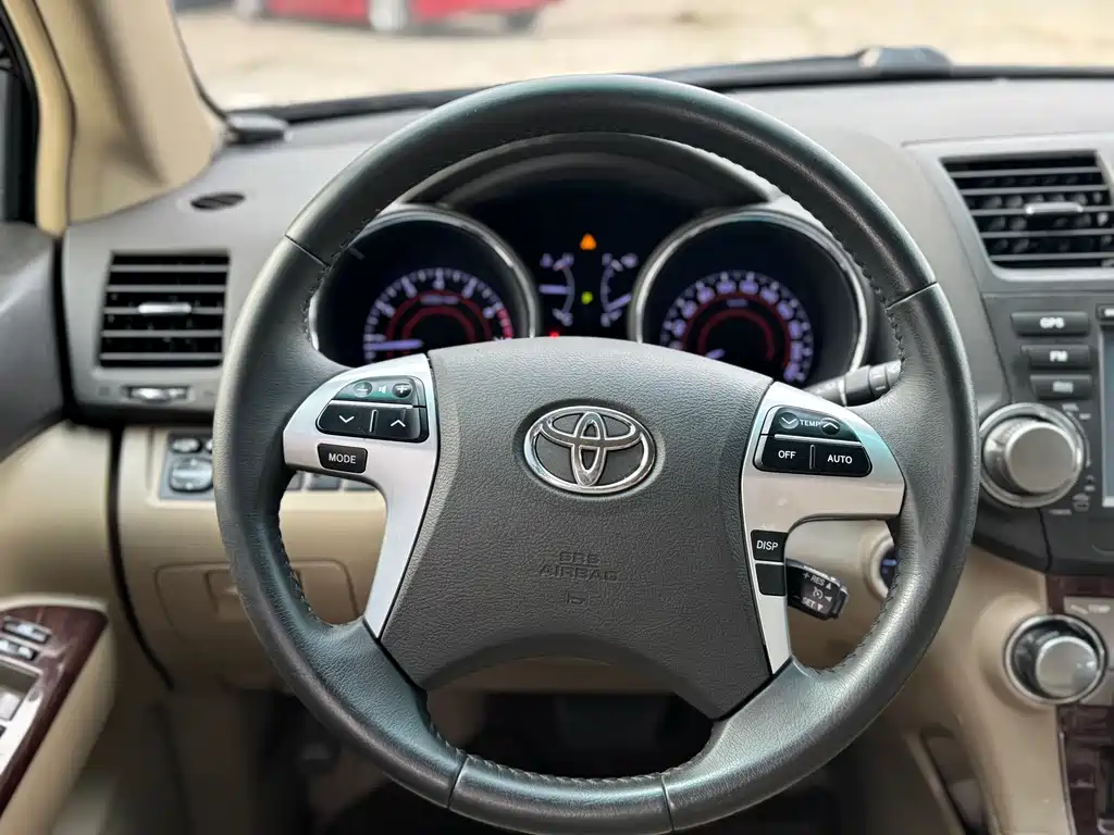 Toyota Highlander 2014 — фото 9