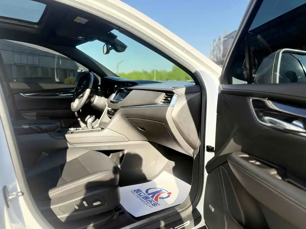 Cadillac XT5 2022 — фото 12