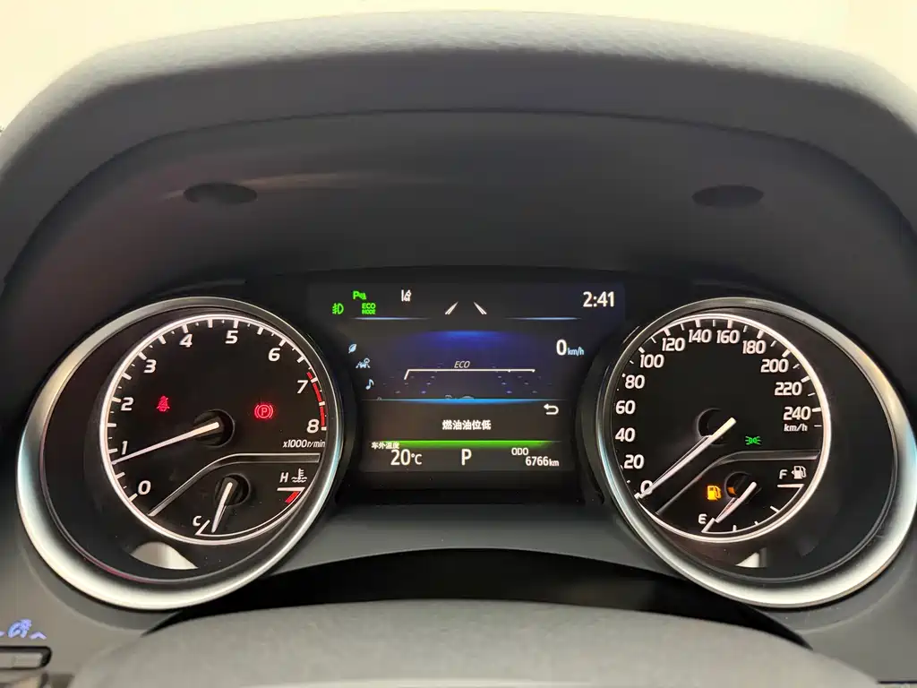 Toyota Camry 2020 — фото 13