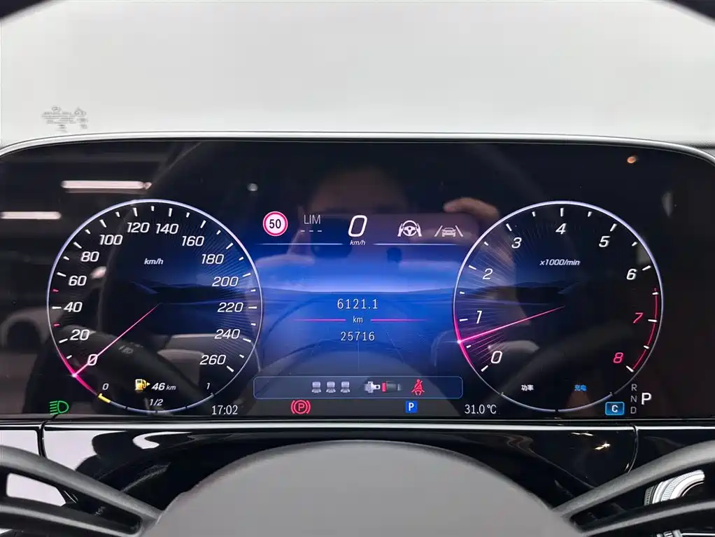 Mercedes-Benz E-Class 2025 — фото 14