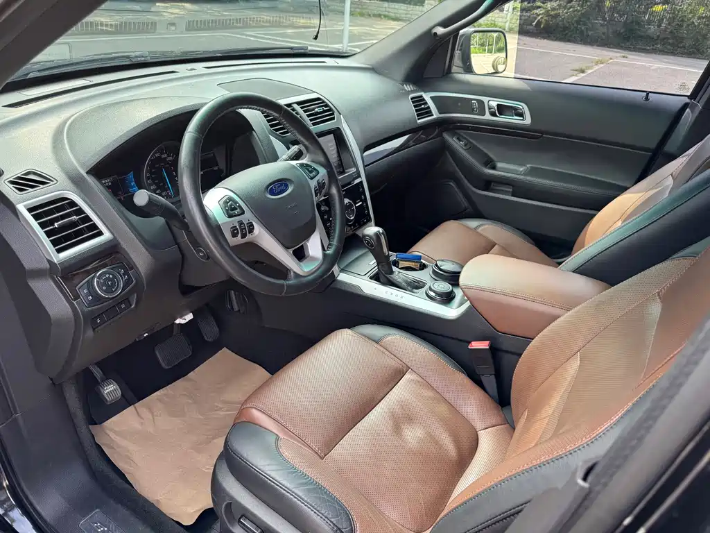 Ford Explorer 2014 — фото 11