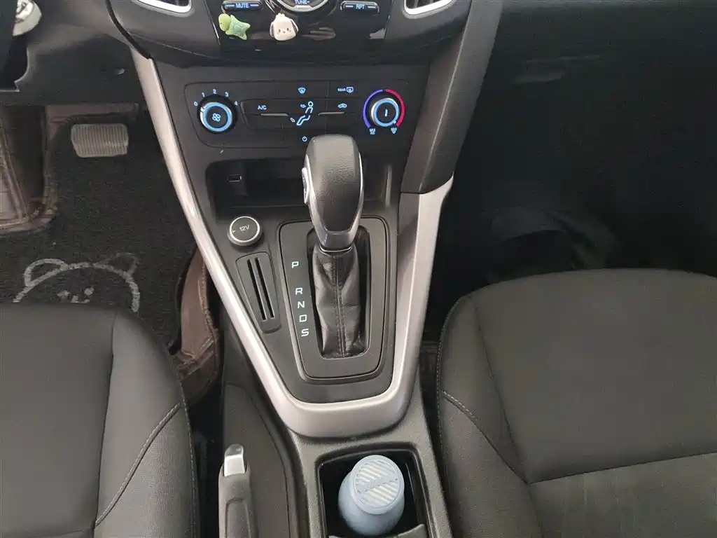 Ford Focus 2018 — фото 14