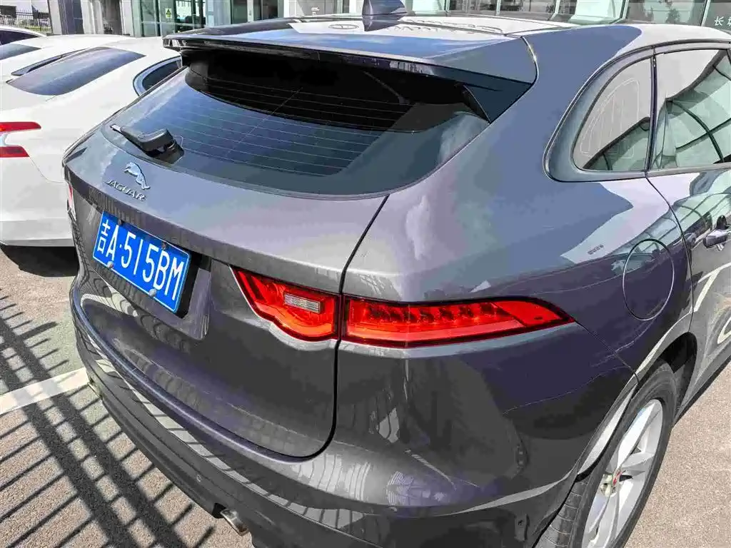 Jaguar F-PACE 2017 — фото 3