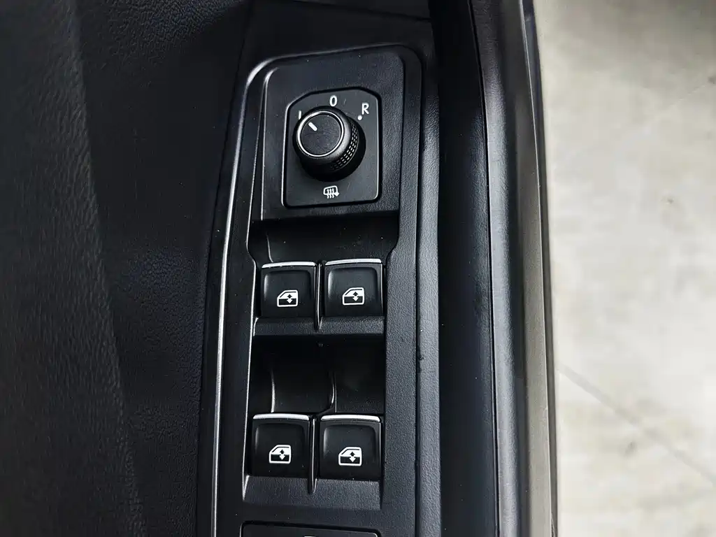 Volkswagen T-Roc 2022 — фото 12
