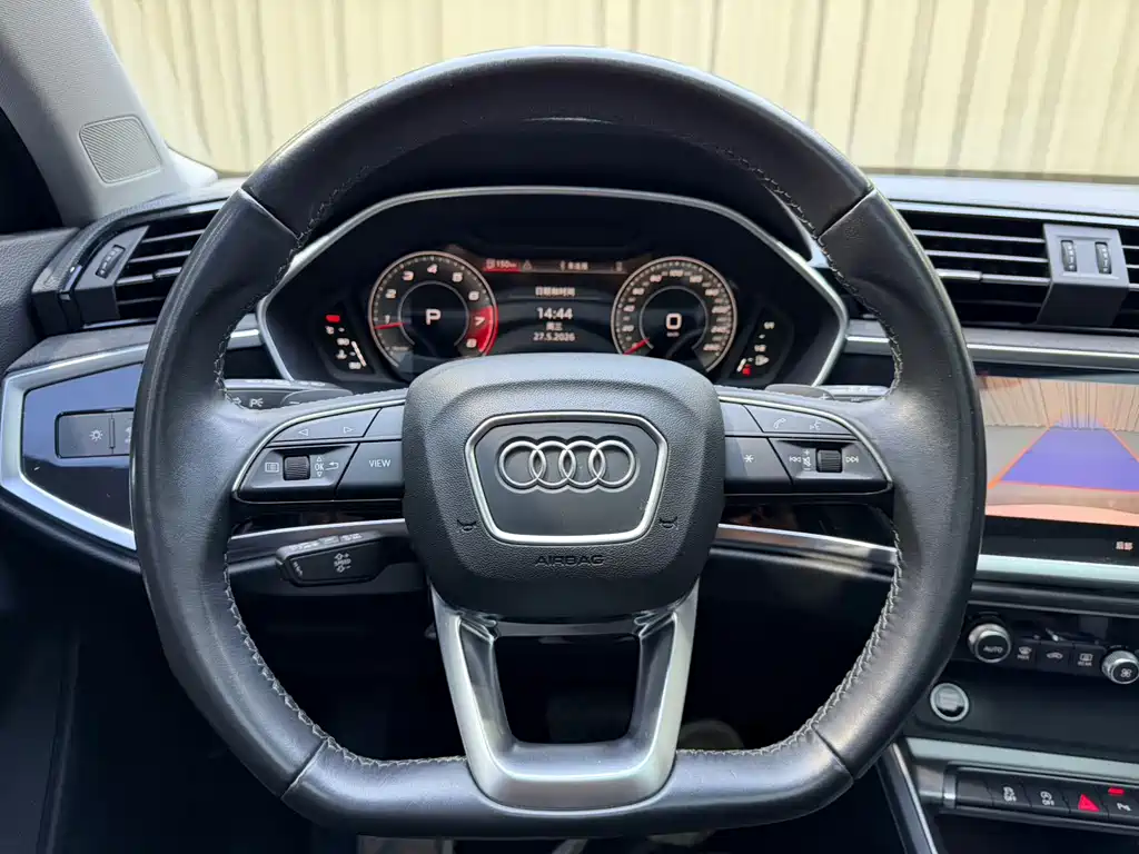 Audi Q3 2023 — фото 10