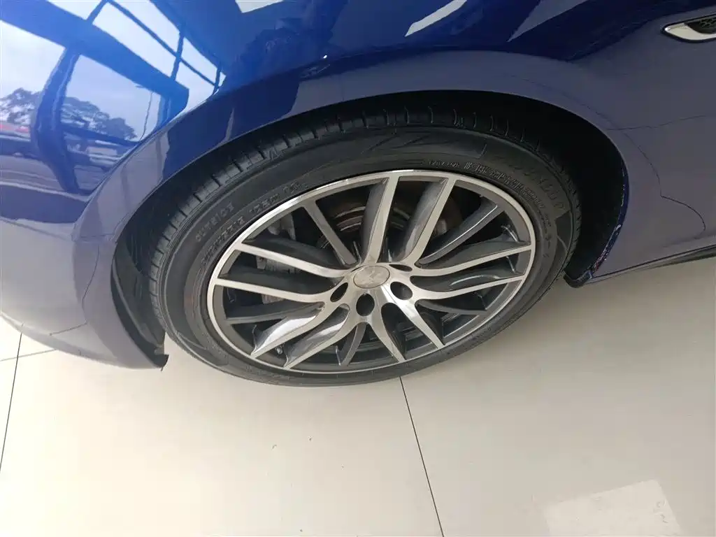 Maserati Ghibli 2016 — фото 25