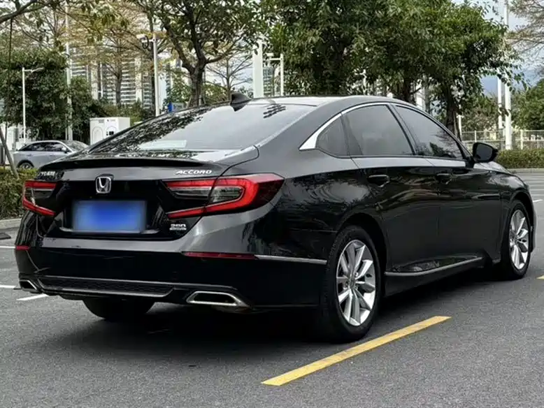 Honda Accord 2022 — фото 25