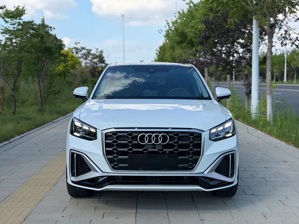 Audi Q2L 2023