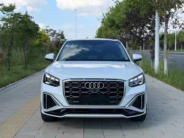 Audi Q2L 2023
