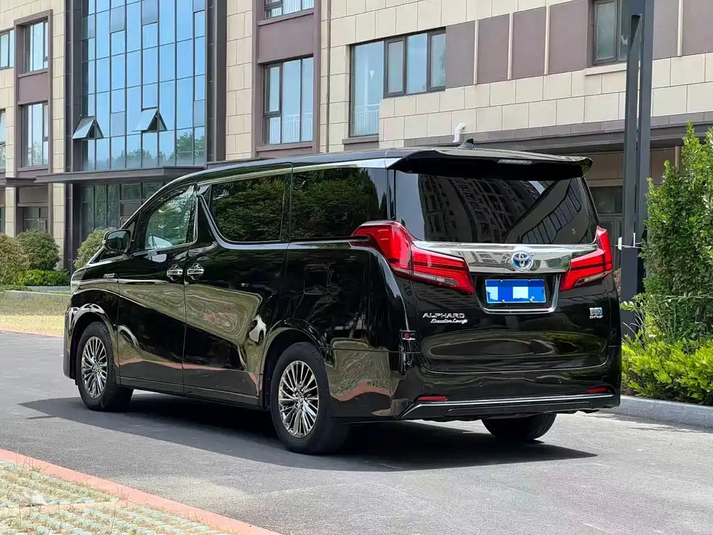Toyota Alphard 2021 — фото 10
