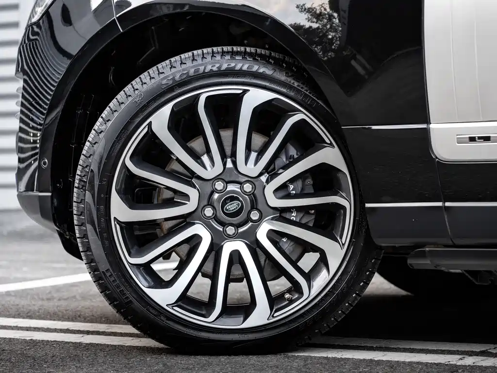 Land Rover Range Rover 2021 — фото 3