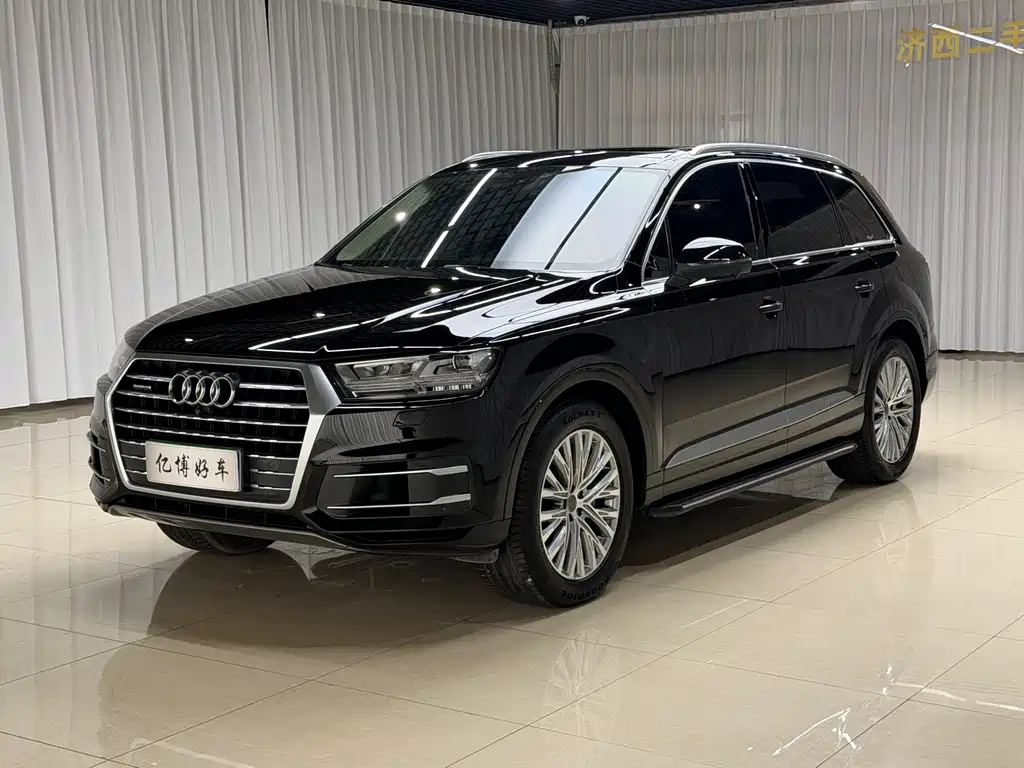 Audi Q7 2019 — фото 1