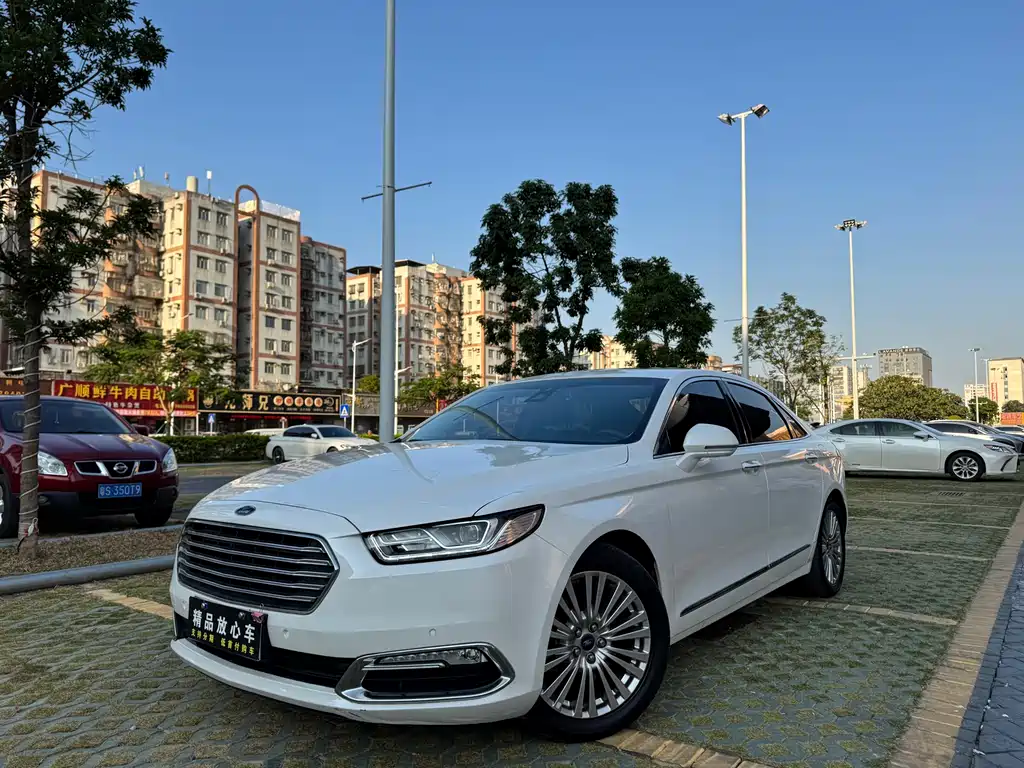 Ford Taurus 2016 — фото 1