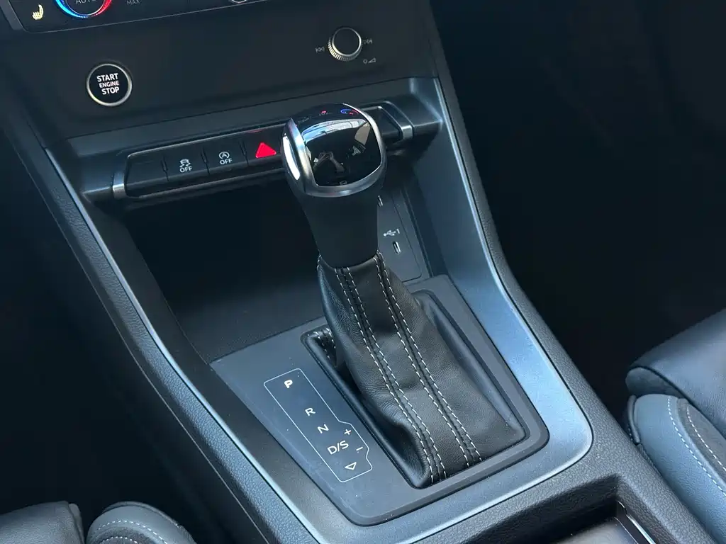 Audi Q3 Sportback 2023 — фото 12