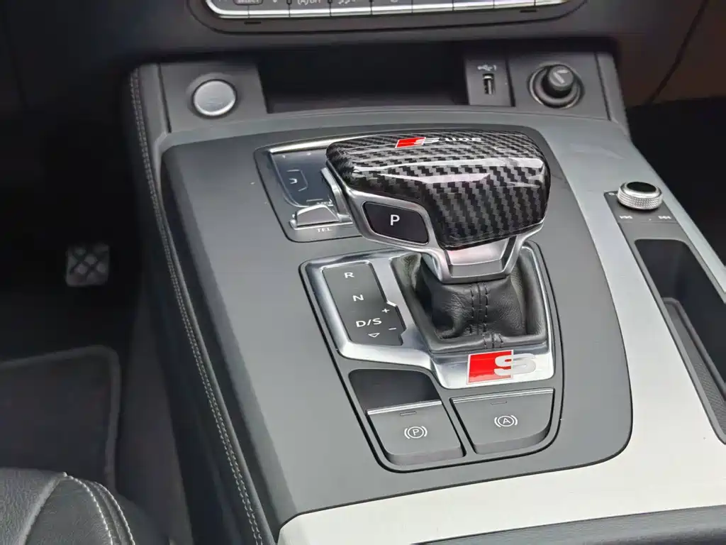 Audi Q5L 2021 — фото 13