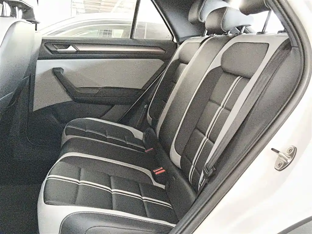 Volkswagen T-Roc 2025 — фото 13