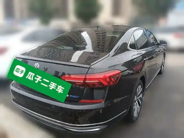 Volkswagen Passat Plug-In Hybrid 2021