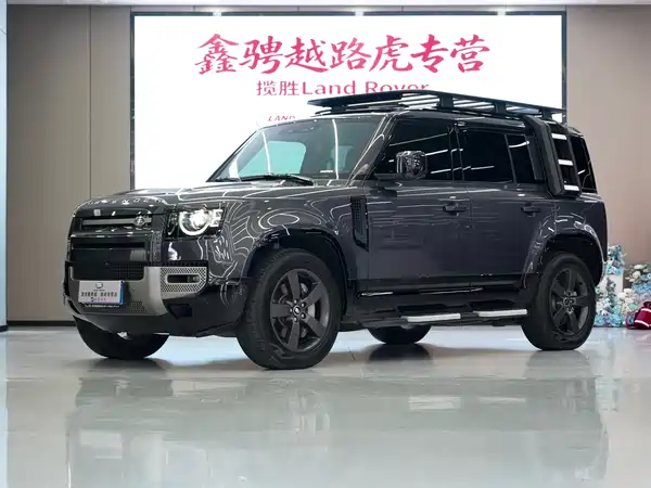 Land Rover Defender 2024