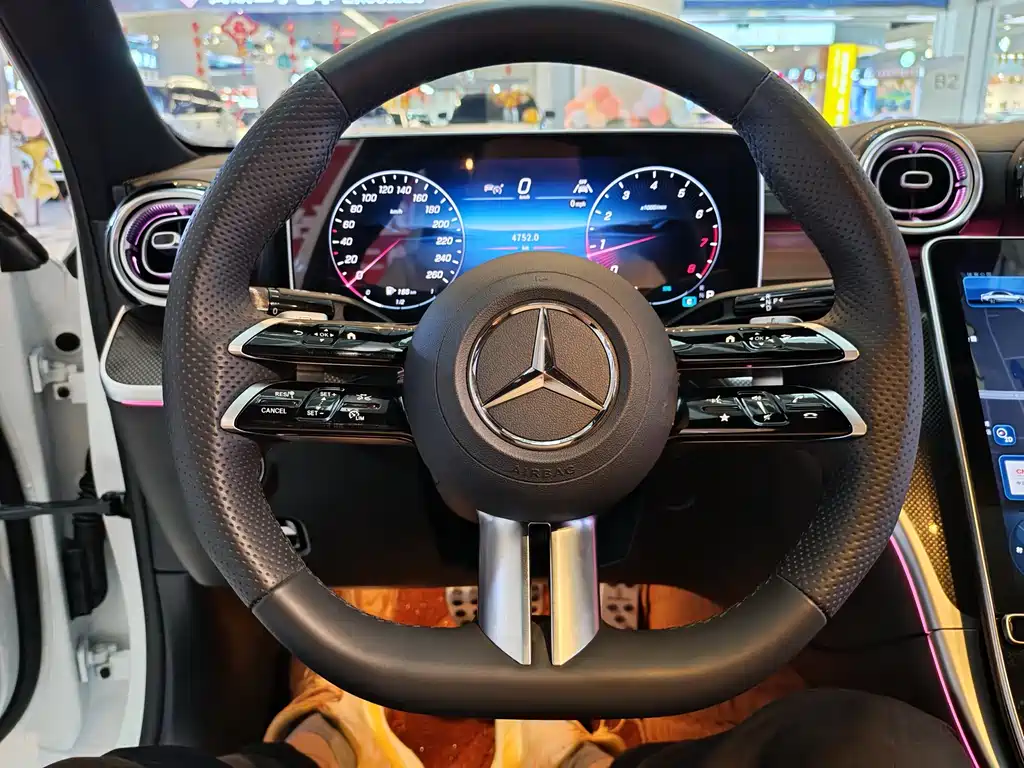 Mercedes-Benz C-Class 2025 — фото 13