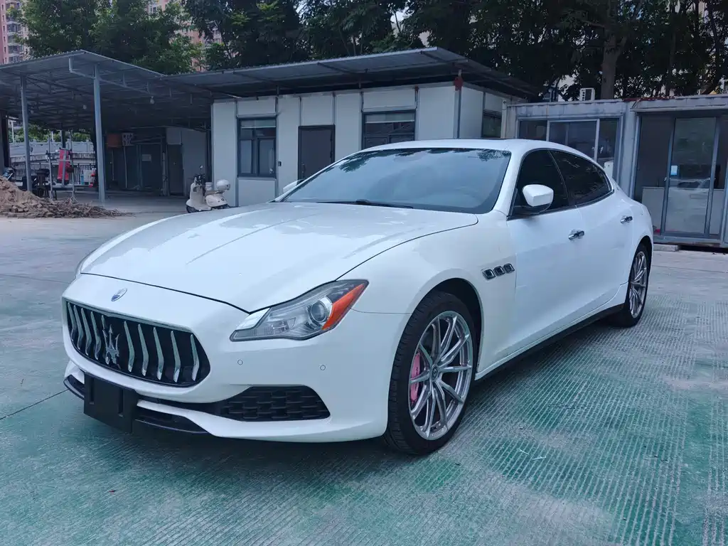 Maserati Quattroporte 2017 — фото 1