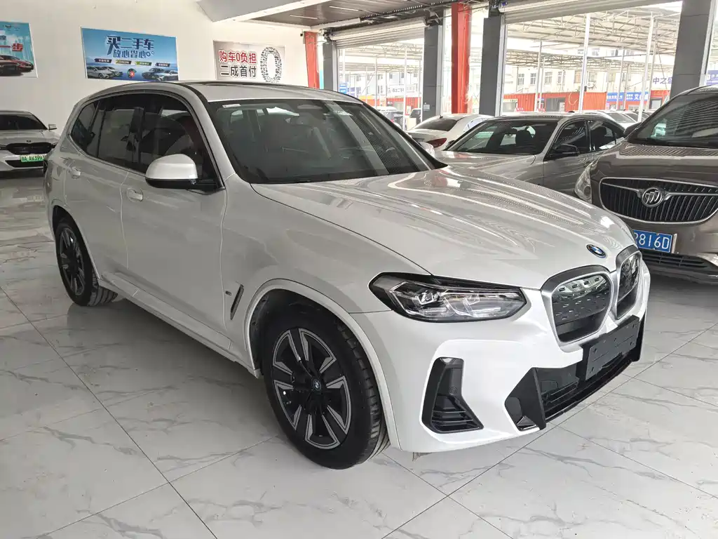 BMW iX3 2023 — фото 3