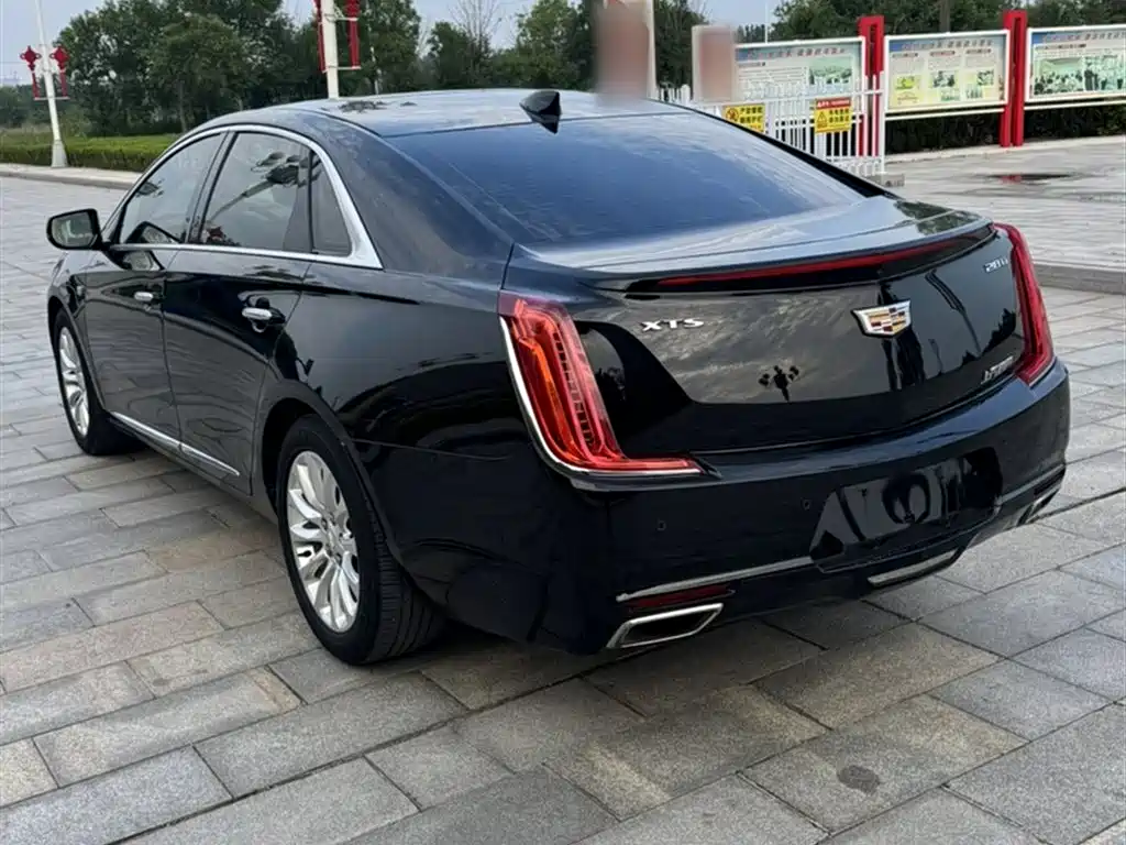 Cadillac XTS 2018 — фото 10