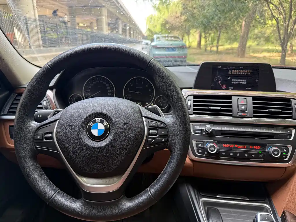 BMW 3 Series 2015 — фото 8